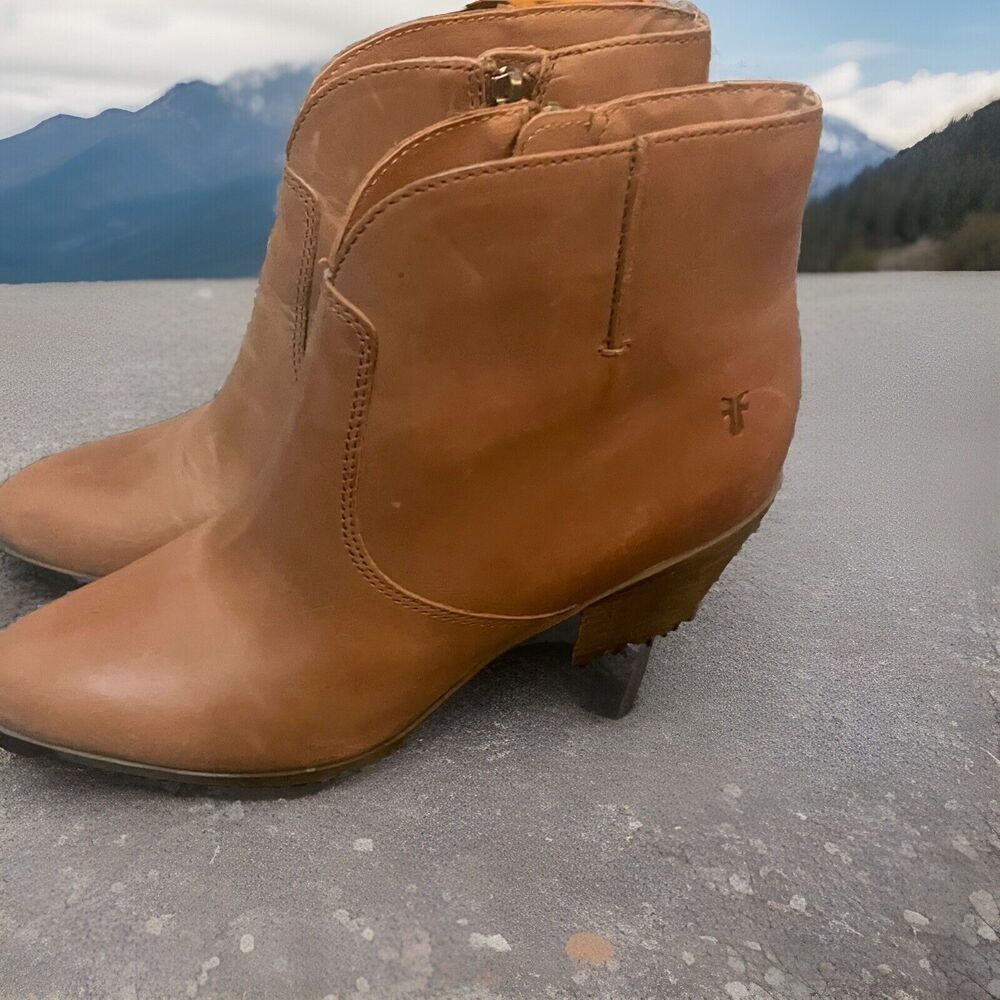 Frye Jennifer Leather Ankle Booties Cognac Brown Size 8.5